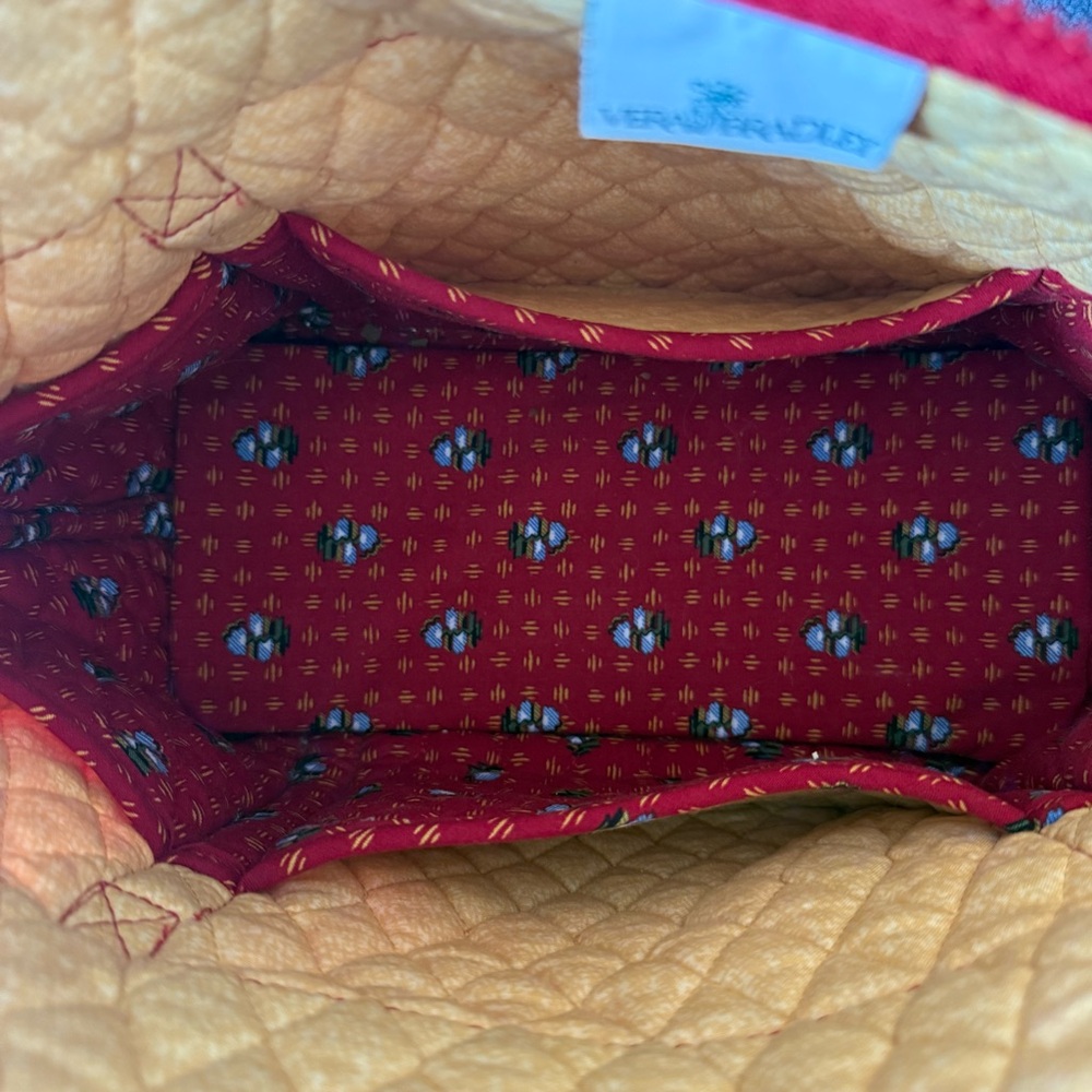 VINTAGE Vera Bradley Quilted Red Floral Shoulder Bag Tote - Excellent Condition! - Picture 5 of 5